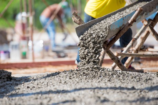 Backyard Concrete Pouring in Lake Stevens